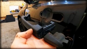 Как снять дверные ручки всех дверей Nissan Micra 2002-2010год