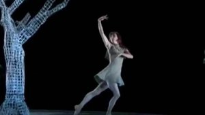 Известный хореограф Акрам Хан на Чеховском фестивале покажет спектакль "Пока львы молчат"