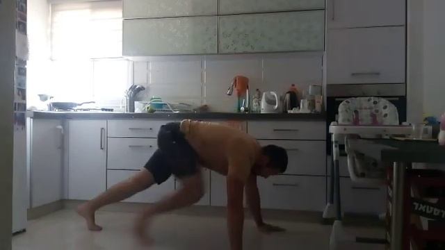 Дэн - бурпи-спайдермен 20 раз, первый подход смотреть онлайн