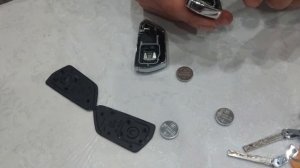 Как заменить батарейки на ключе Golf 8?