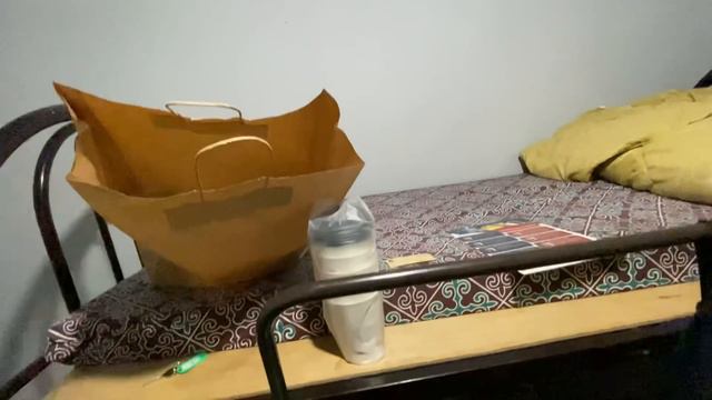 #астана.Гости пришли в мой хостел и принесли презент. смотреть онлайн