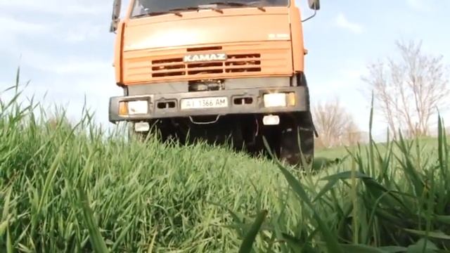 Азотные передвижные компрессорные станции компаний Краснодарский Компрессорный Завод и Тегас