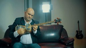 ТАР - азербайджанский национальный струнный инструмент