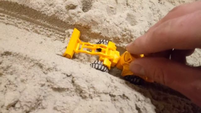 Домашняя строительная площадка! Песочница дома! Строительная техника! смотреть онлайн