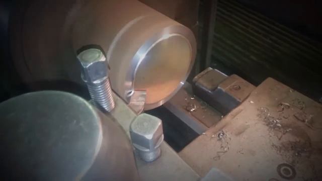 Токарные резцы: проходной отогнутый резец