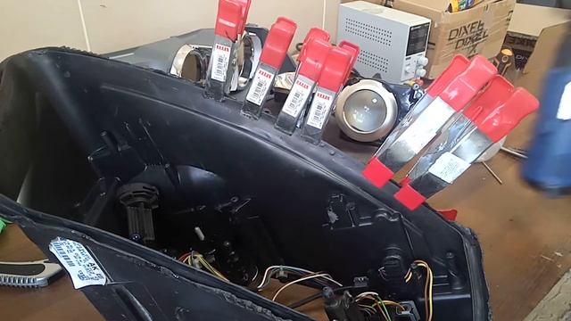 Ремонт фар Ауди А6С6. Замена стекол. Repair of headlights Audi A6C6. Replacement of glass.