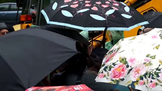 29 мая незаконное строительство по улице 800- летия Москвы.( страсти накаляются ) Часть 3 смотреть онлайн