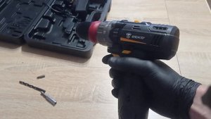 Распаковка — Аккумуляторная дрель-шуруповерт Deko GCD12DU3