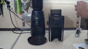 Młynek DeLonghi KG89 vs Graef CM702