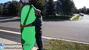 How to Fold a Portable Green Screen