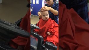 Первая стрижка. Бреем Артема на лысо. Стрижка в год. Первая детская стрижка годовалого ребенка