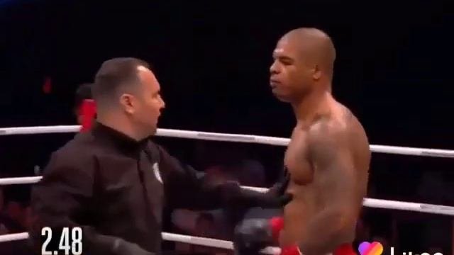 Бокс.  Шок.  Ответ на накдаун накрутком?