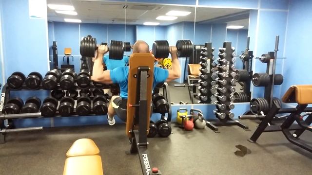 Жим гантелей сидя 40 кг смотреть онлайн