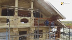 Шлифовка и покраска дома из рубленого бревна