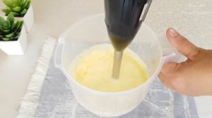 Пирог с персиками и сметанной заливкой.