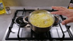 ДОМАШНИЙ СЫР БРЫНЗА С КУРКУМОЙ И ЗЕЛЕНЬЮ / Как сделать сыр из молока и сметаны? #еда #рецепт