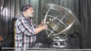 Армиллярная сфера из нержавеющей стали.