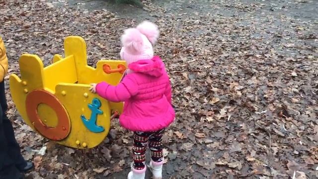 Первый день зимы. Гуляем в роще. Видео для детей смотреть онлайн