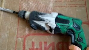 \Выживший\Перфоратор Hitachi DH24PC3