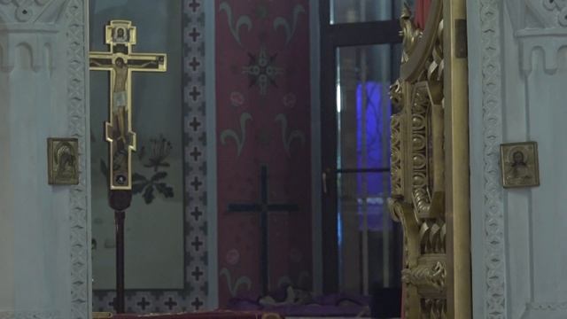 Благовест "Пасхальное Богослужение в Свято-Троицком храме" (19.04.2020) смотреть онлайн