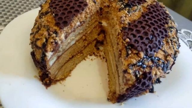 Домашний медовик (вес 1 кг 200 грамм)