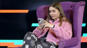 Катя ГОЛЫШЕВА про БАБИЧА, Юлю ГАВРИЛИНУ, КРИНЖ || смотрит TikTok на свои ПЕСНИ