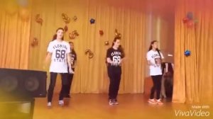 8 класс песня "улыбайся"