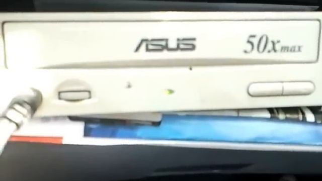 CD-плеер в машине.mp4 смотреть онлайн