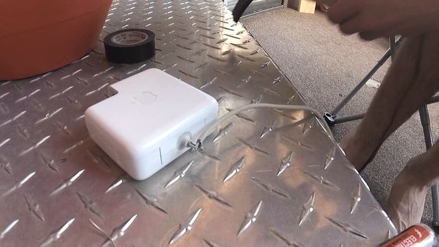 MacBook Pro Won't Charge // How to Fix MagSafe Power Supply Cord for Macbook Pro Laptop // Tutorial смотреть онлайн