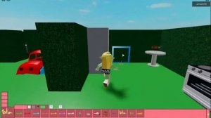 Делаем свою карту в пигги роблокс и играем в неё с братом.