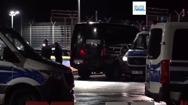 Вооруженный мужчина в аэропорту Гамбурга сдался полиции