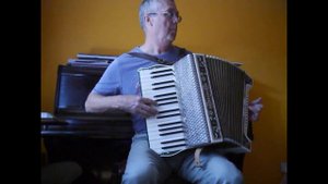 Hohner Verdi I Demo of restored 1930s accordion