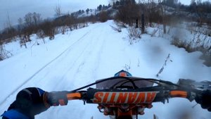 Эндуро зимой | Покатушки по снегу | Шипованная резина на мотоцикле