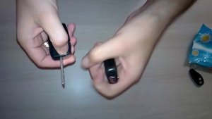 Как разобрать выкидной ключ Ауди A6 / обзор китайского корпуса