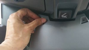 Check the battery in BMW C400X GT