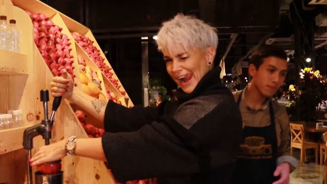 Юлия Костюшкина & BRUSNIKA смотреть онлайн