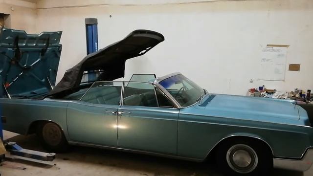 Lincoln Continental Convertible Car Roof Opening.1967 Lincoln Continental convertible. Soft Top Ope смотреть онлайн