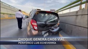 Choque genera caos vial sobre Periférico Luis Echeverría