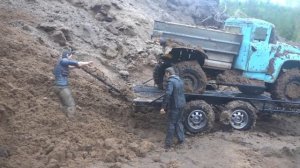 Нашли ЗАБРОШЕННЫЙ ЗИЛ 130. Откопали и отвезли на восстановление ... RC OFFroad 4x4