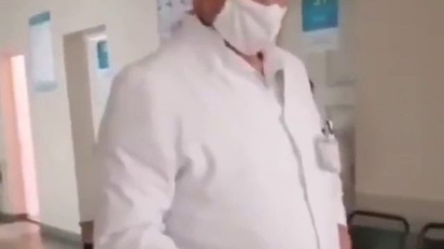 Врачи отказывают не вакцинированным. Началось!