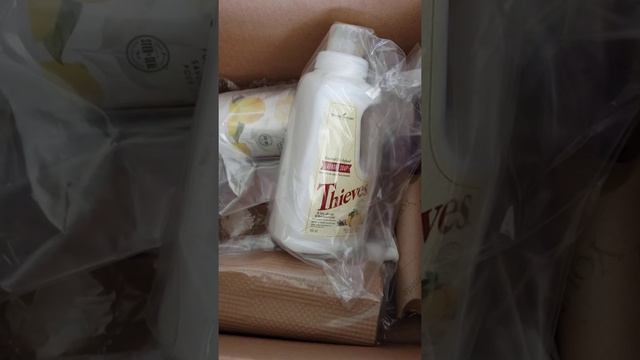 June 2022 Young Living Unboxing | Essential Rewards Order смотреть онлайн