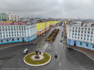 Норильск с крыши главного заводоуправления Норникеля
