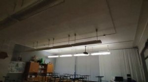 Старые подвесные ЛСО 02 - 2×40(1×30) в школьном классе