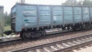 Электровозы ВЛ10У-663 и ВЛ10У-548 с полувагонами