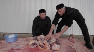 Как сушат мясо в Чечне (Субтитры)