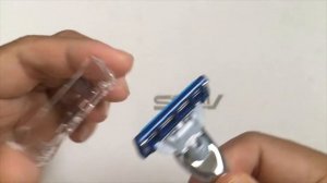 How to change blades on a shaver (Gillette Mach 3 Turbo)