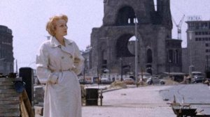 Marlene Dietrich Phone Call (1989): Fall of the Berlin Wall. (Ich hab' noch einen Koffer in Berlin)