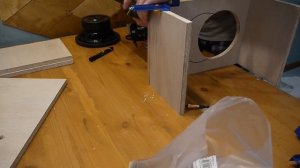 Сабвуфер «Закрытый короб» своими руками из ЛДСП