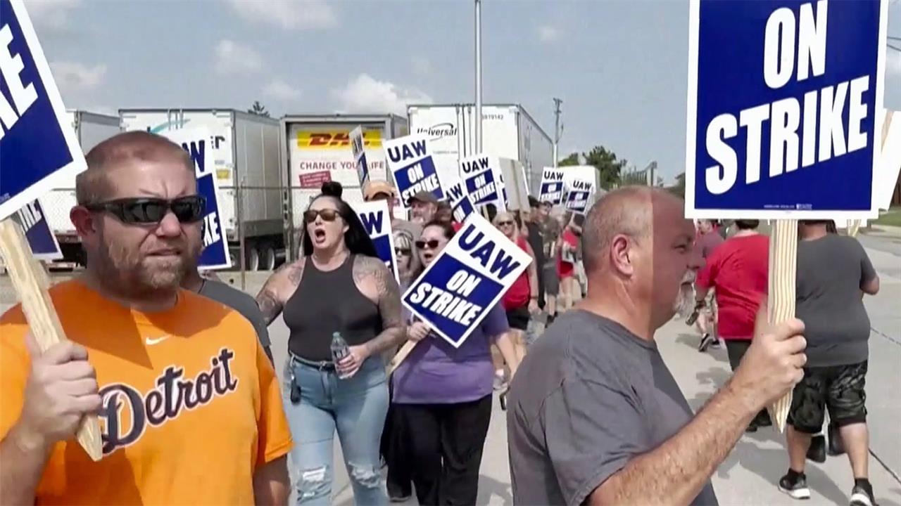Рабочие американского автопрома вышли на забастовку