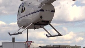 Вертолет Robinson R-44 - взлеты и посадка "Helirussia-2017"
